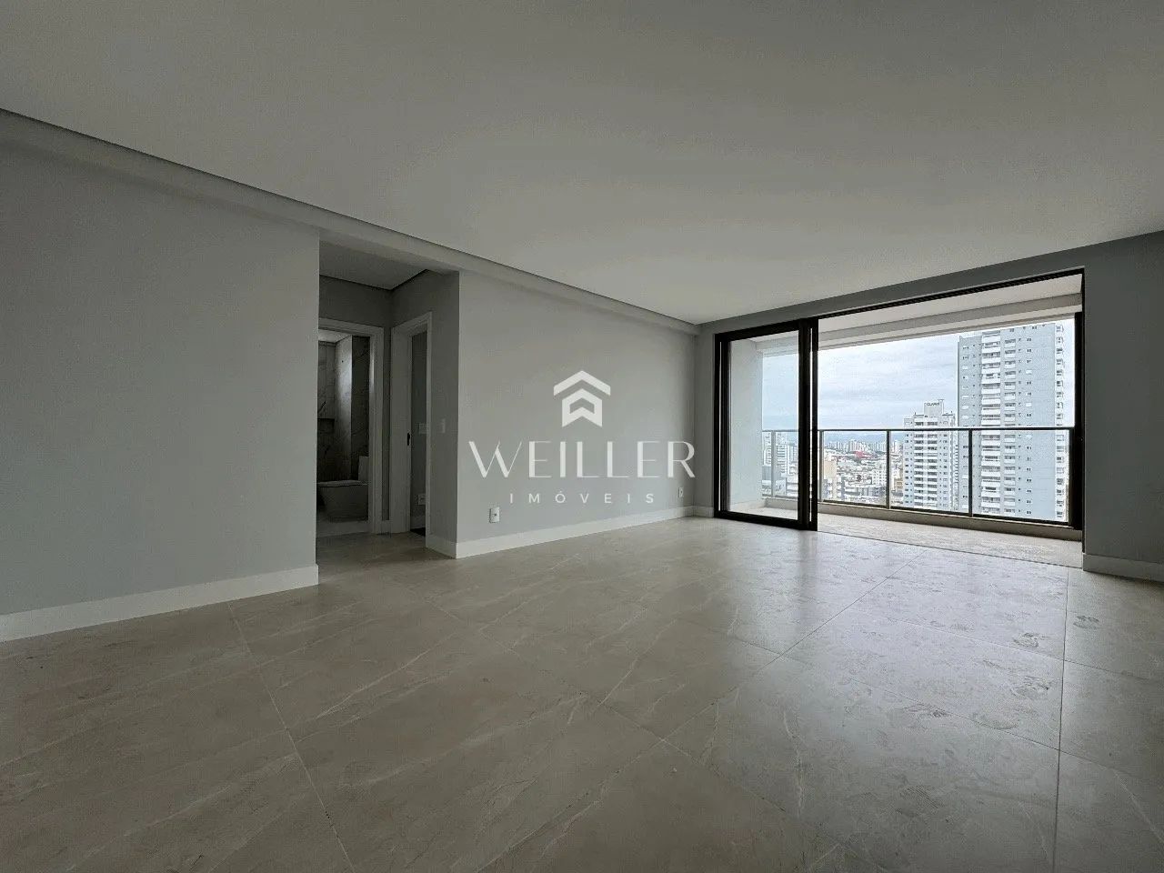 Amplo Apartamento, com 03 dormitórios, Centro, Itajaí, SC - Foto 2