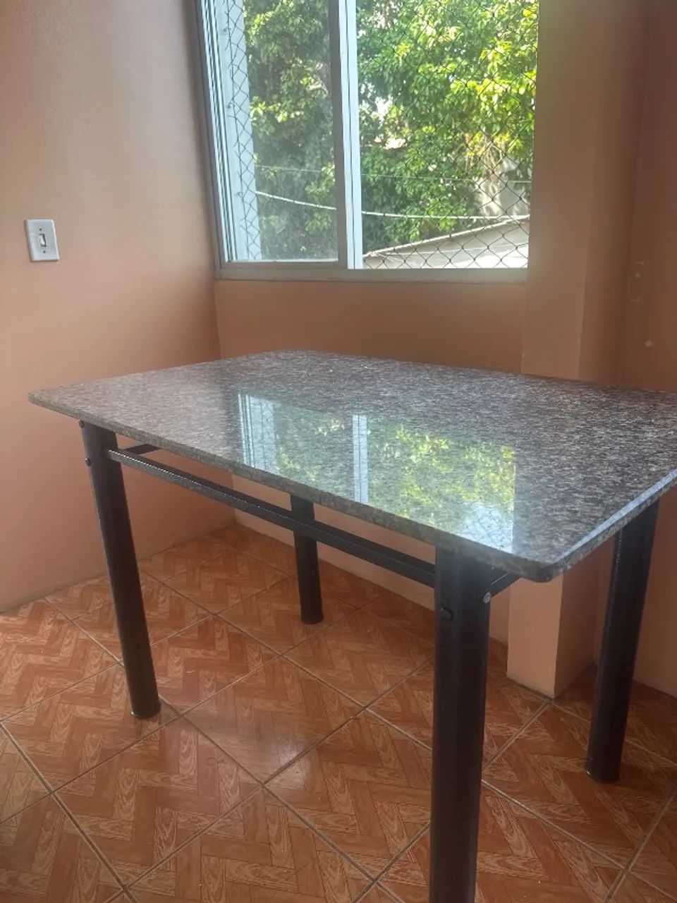 Mesa quadrado para 4 cadeiras 