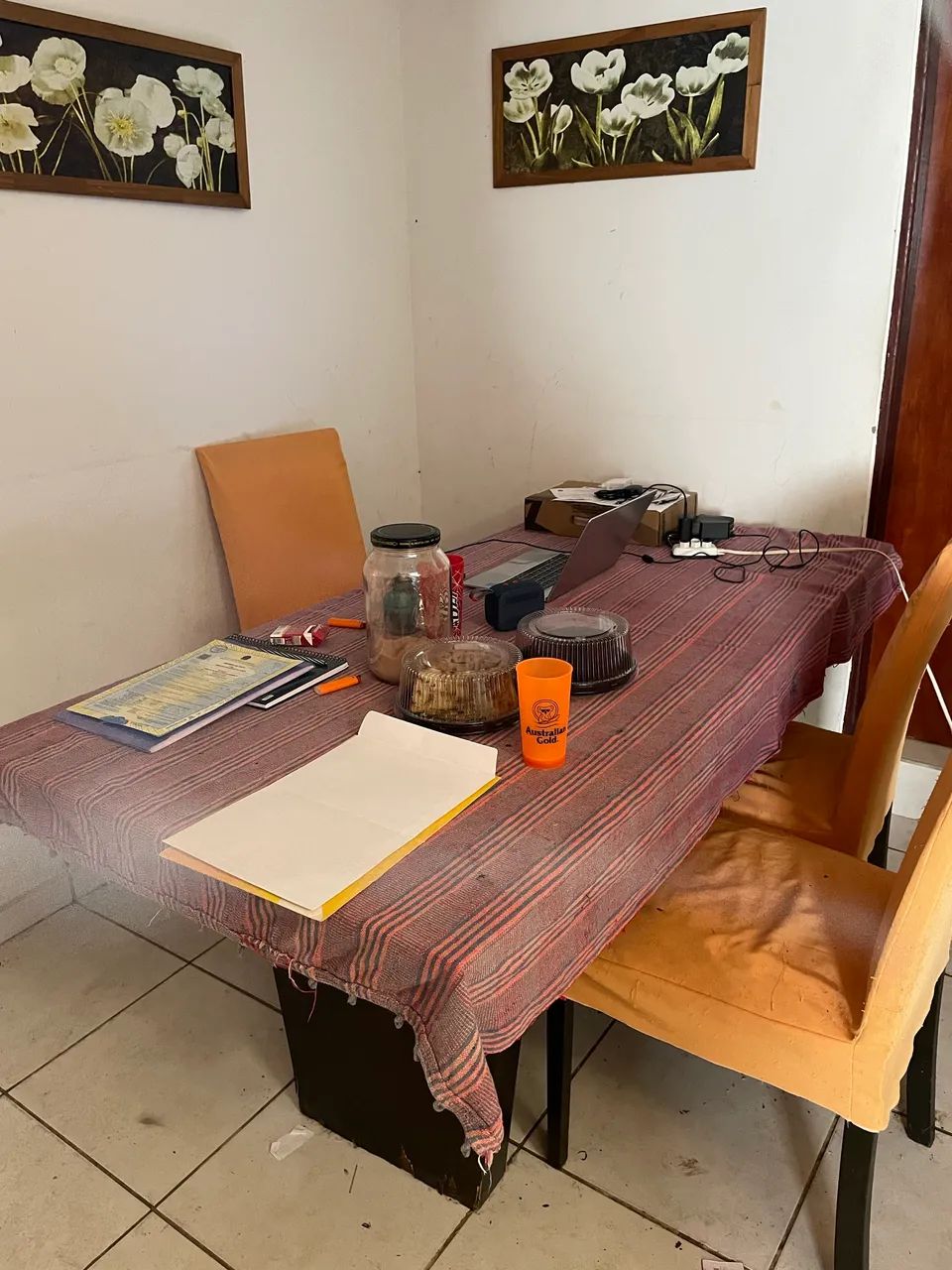 Mesa de vidro 6 cadeiras 