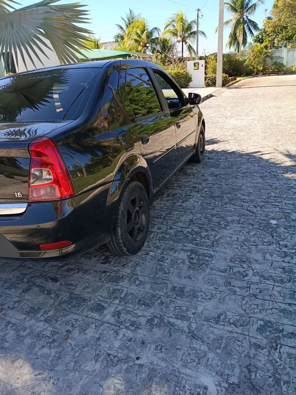 Renault Logan Expression Hi-flex 1.6 8V 4P 2013 - Foto 4