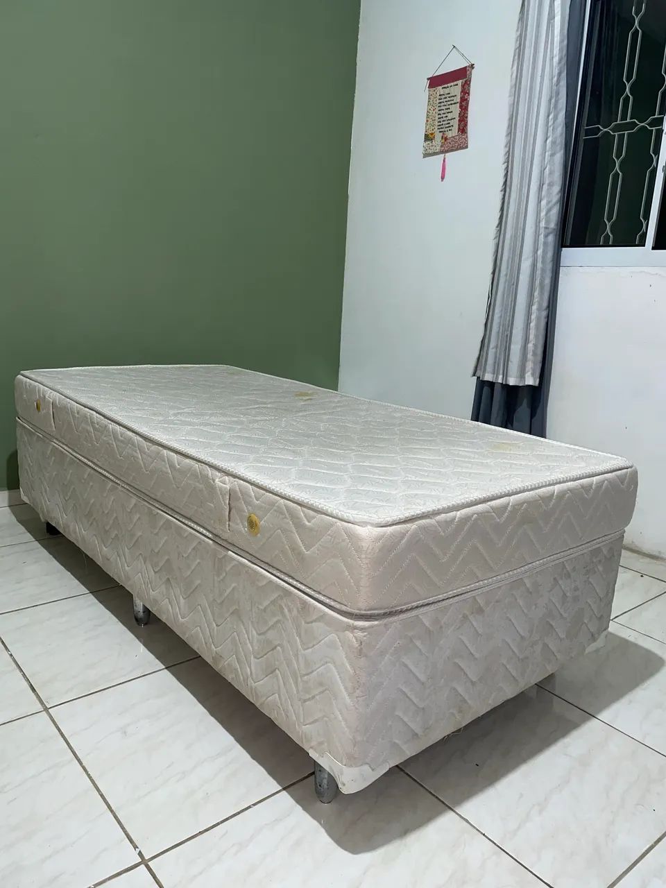 Cama box solteiro usada