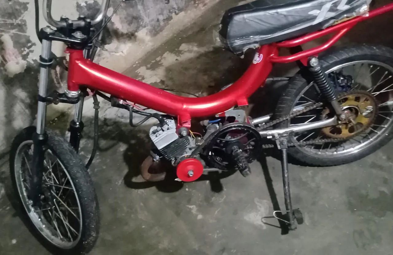 Mobilete Caloi XR 75cc frios a disco pneu novo metálica linda