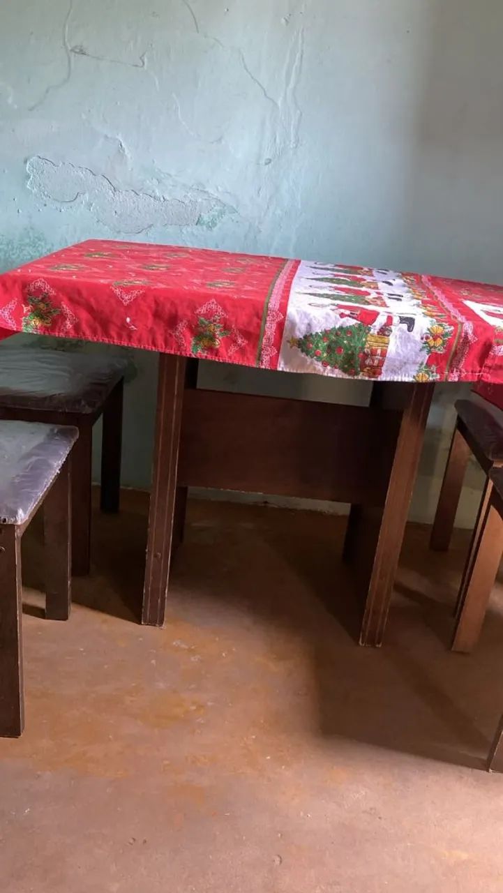 MESA DE MADEIRA