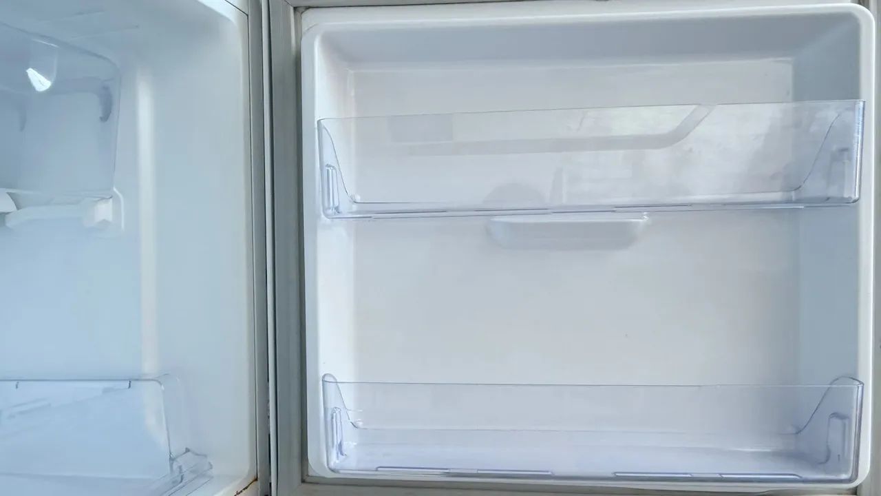 Geladeira em estado de nova - Foto 4