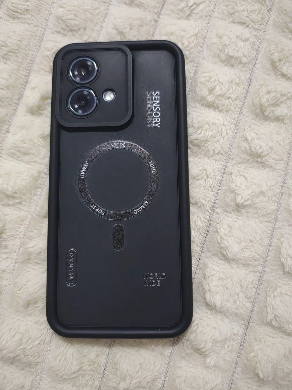 Edge 40 neo celular excelente, sem nenhuma marca de uso.