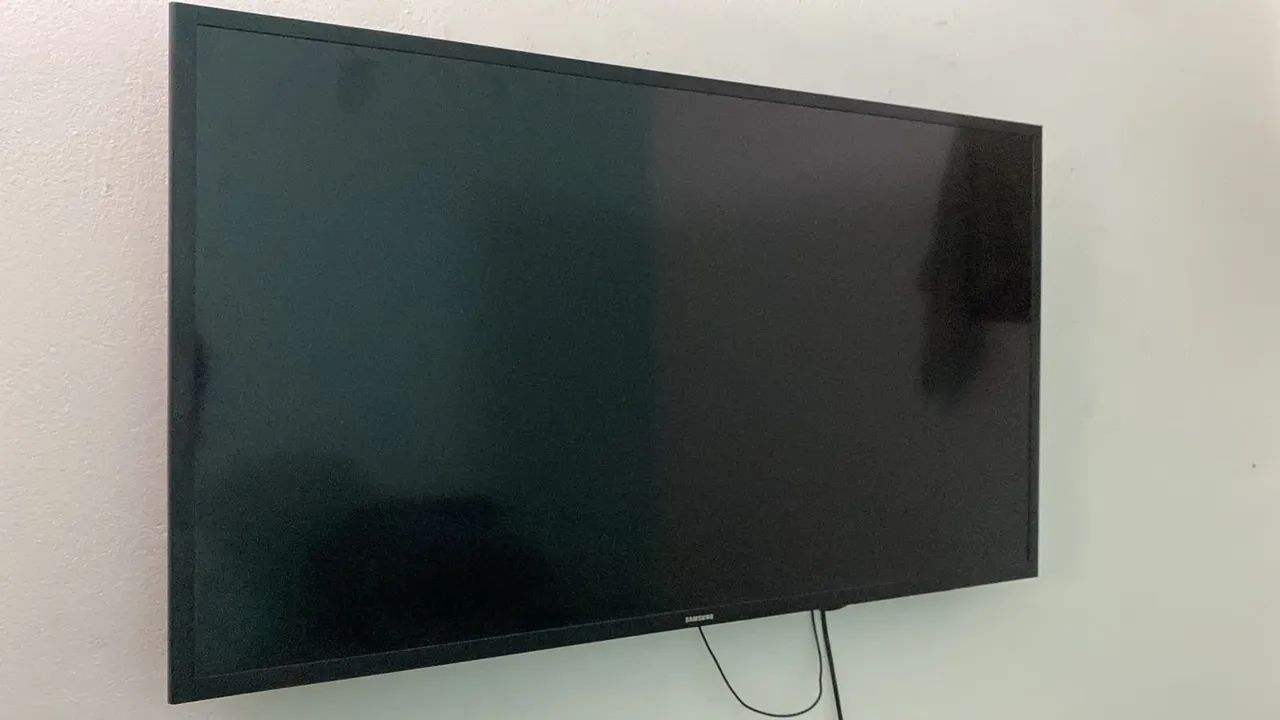 Televisão Samsung 40 com o led estragado , para arrumar  ou retirar peças  - Foto 2