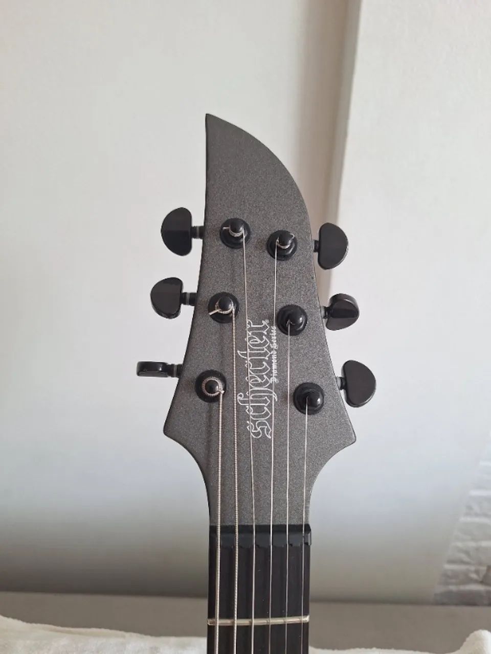 Guitarra Schecter KM6 Standard