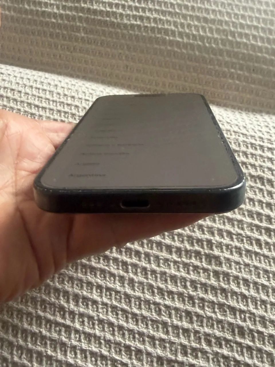 Vendo iPhone 15 pro usado em excelente estado - Foto 3