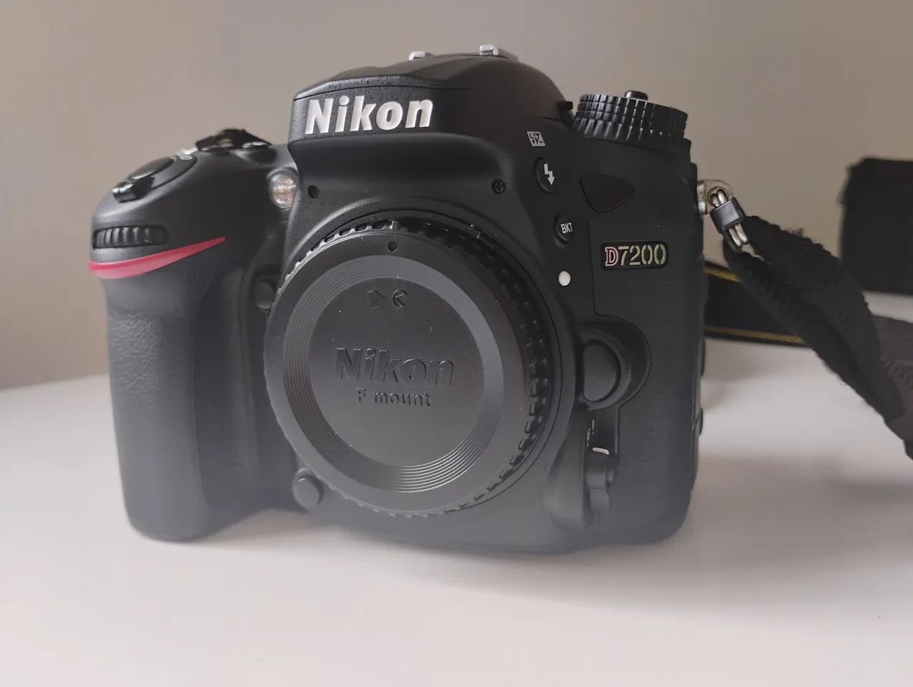 Câmera Nikon D7200 (26 mil clicks) (lente 18-140mm) - Câmeras e