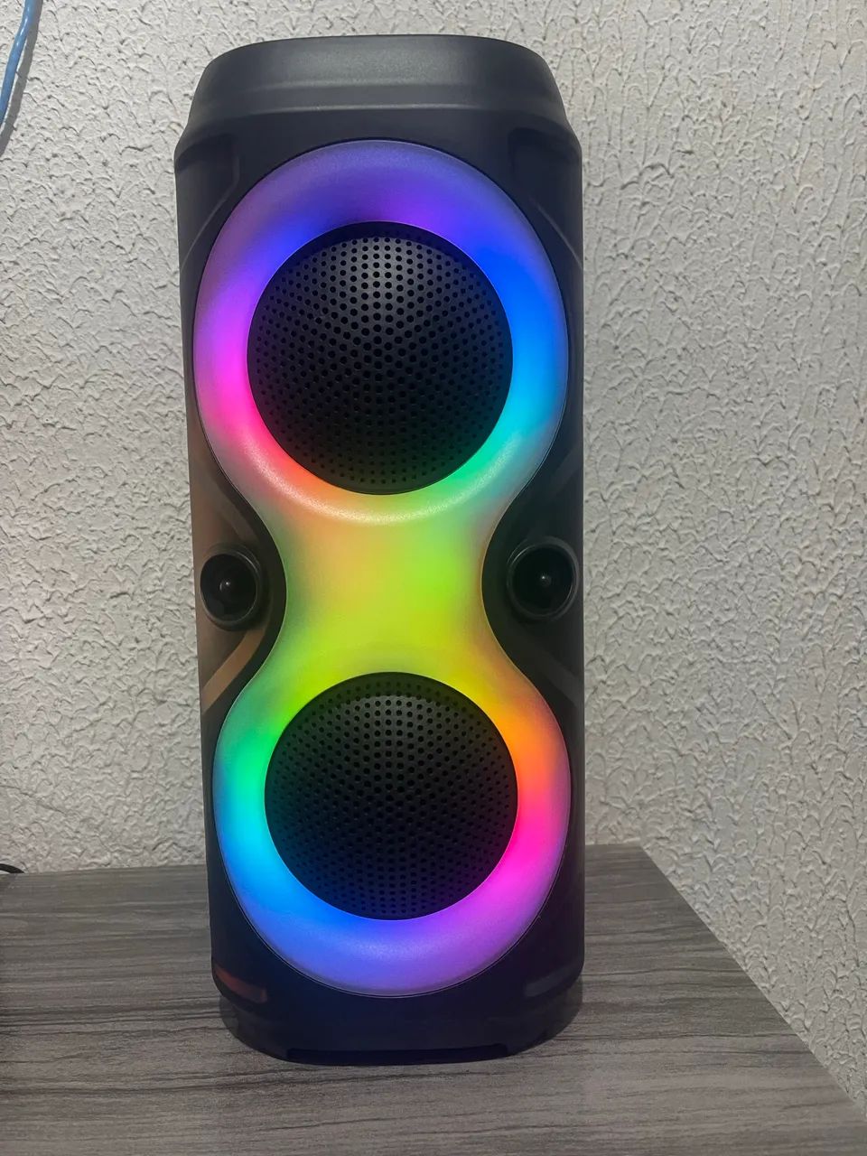 Caixa de Som Bluetooth - Com LED RGB lacrado 