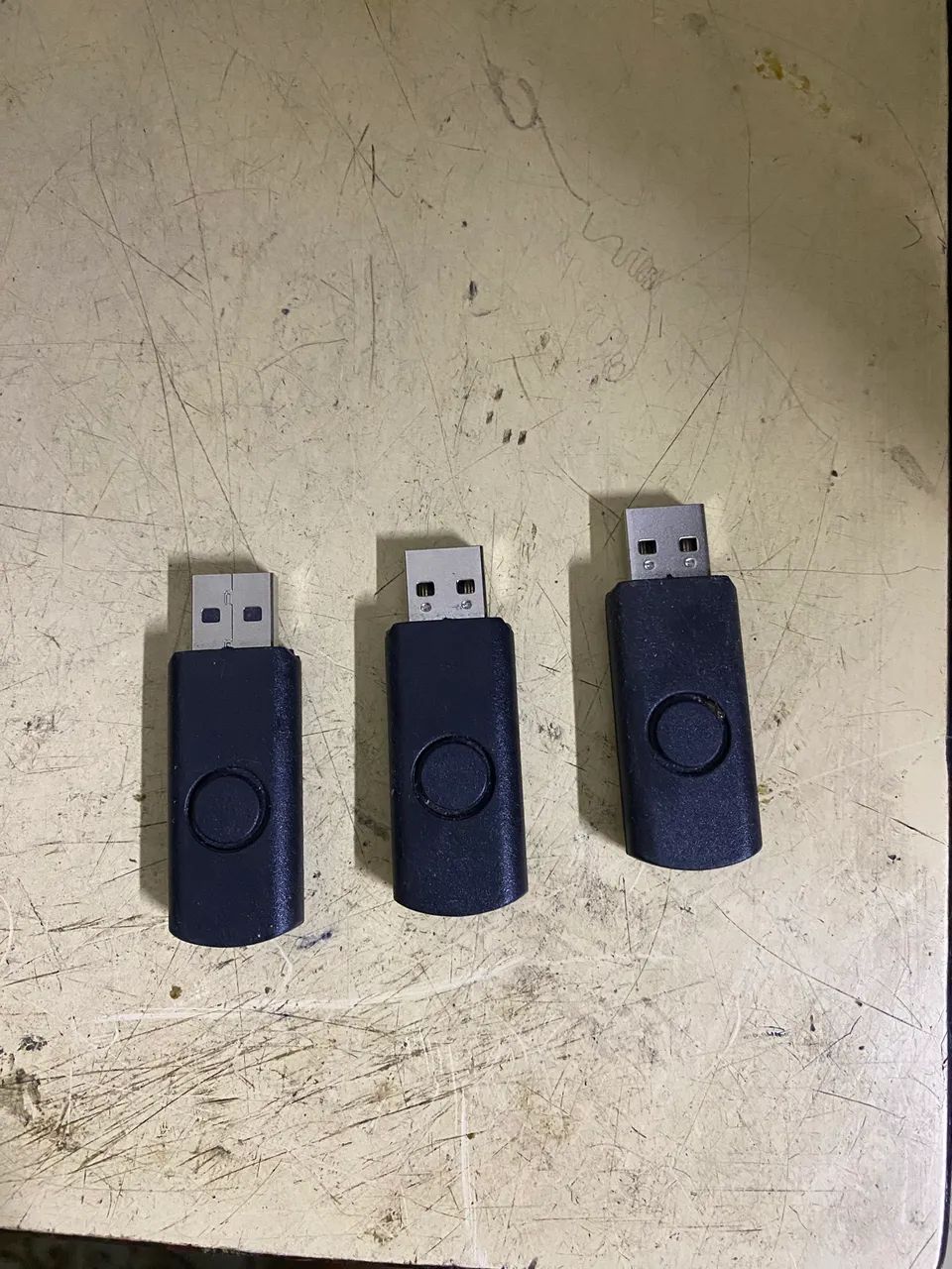 Pen driver 4gb novo