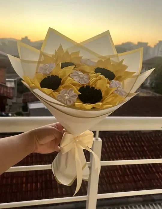 Flores, buquês, cestas , chocolates e presentes em Pindamonhangaba  - Foto 3