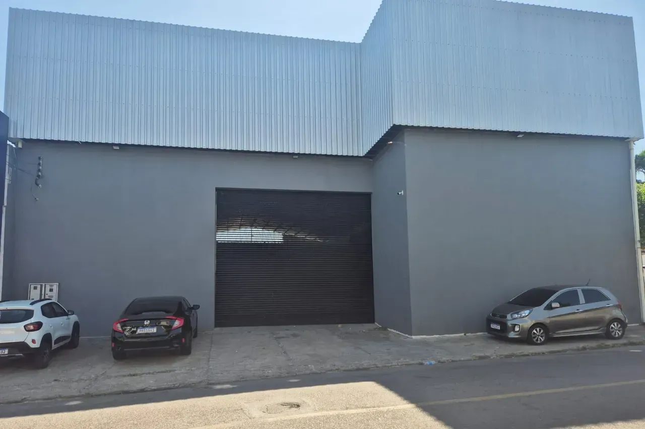 GALPÃO EM PETRÓPOLIS COM 900M2, PÉ DIREITO ALTO - Foto 4