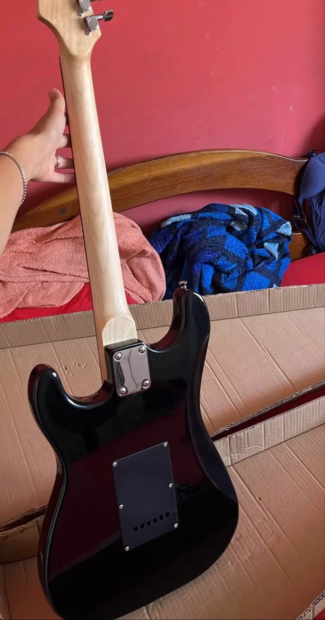 Stratocaster Konig NOVA+cabos - Foto 2