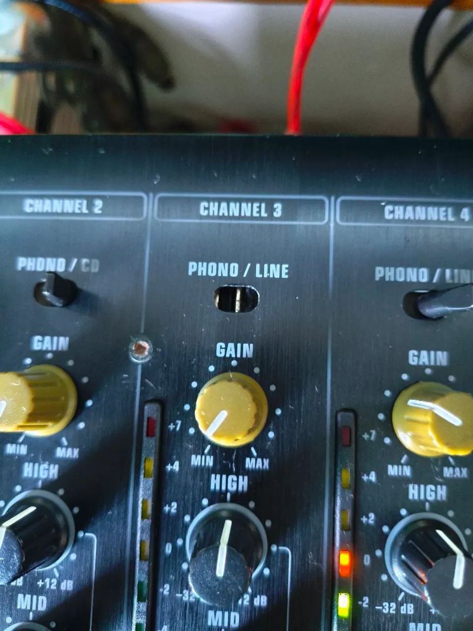 Mixer Behringer DJX 750 - Foto 4