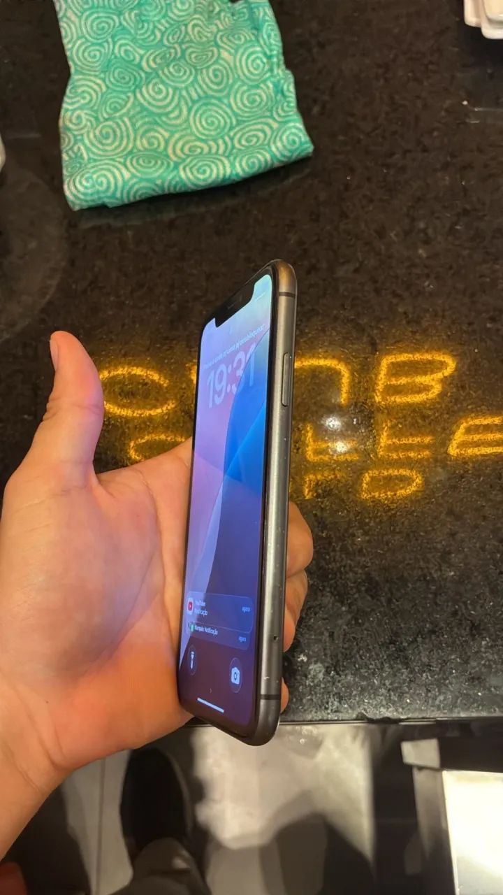 iPhone 11 em perfeito estado, apenas dois problemas  - Foto 3