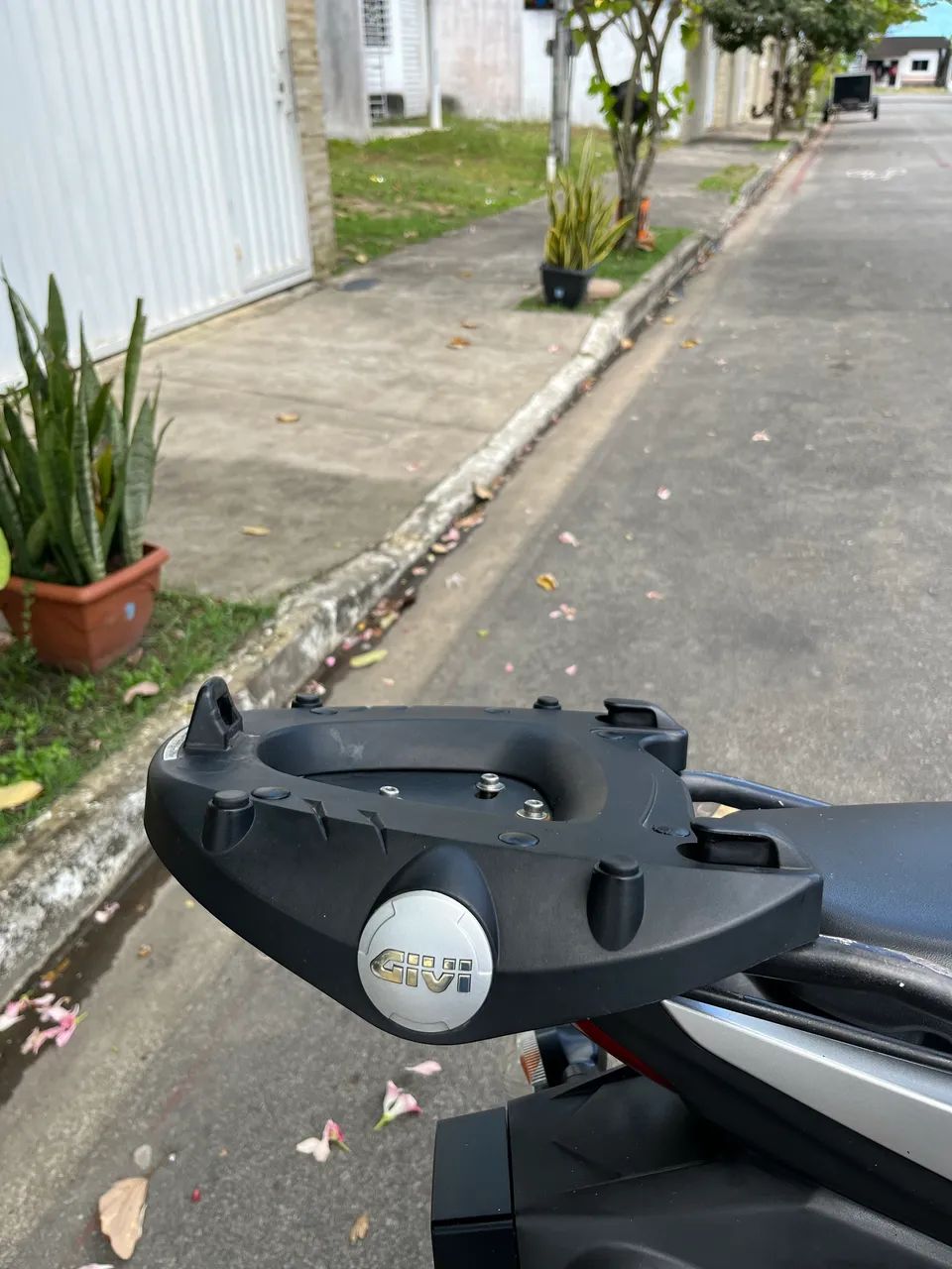 Baú e suporte givi - Foto 2