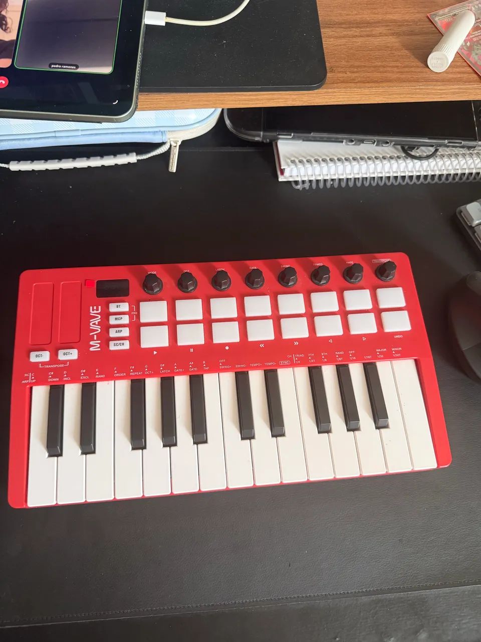 Controlador MIDI M-VAVE 25 teclas com 8 pads RGB, 8 knobs e Bluetooth - Foto 4