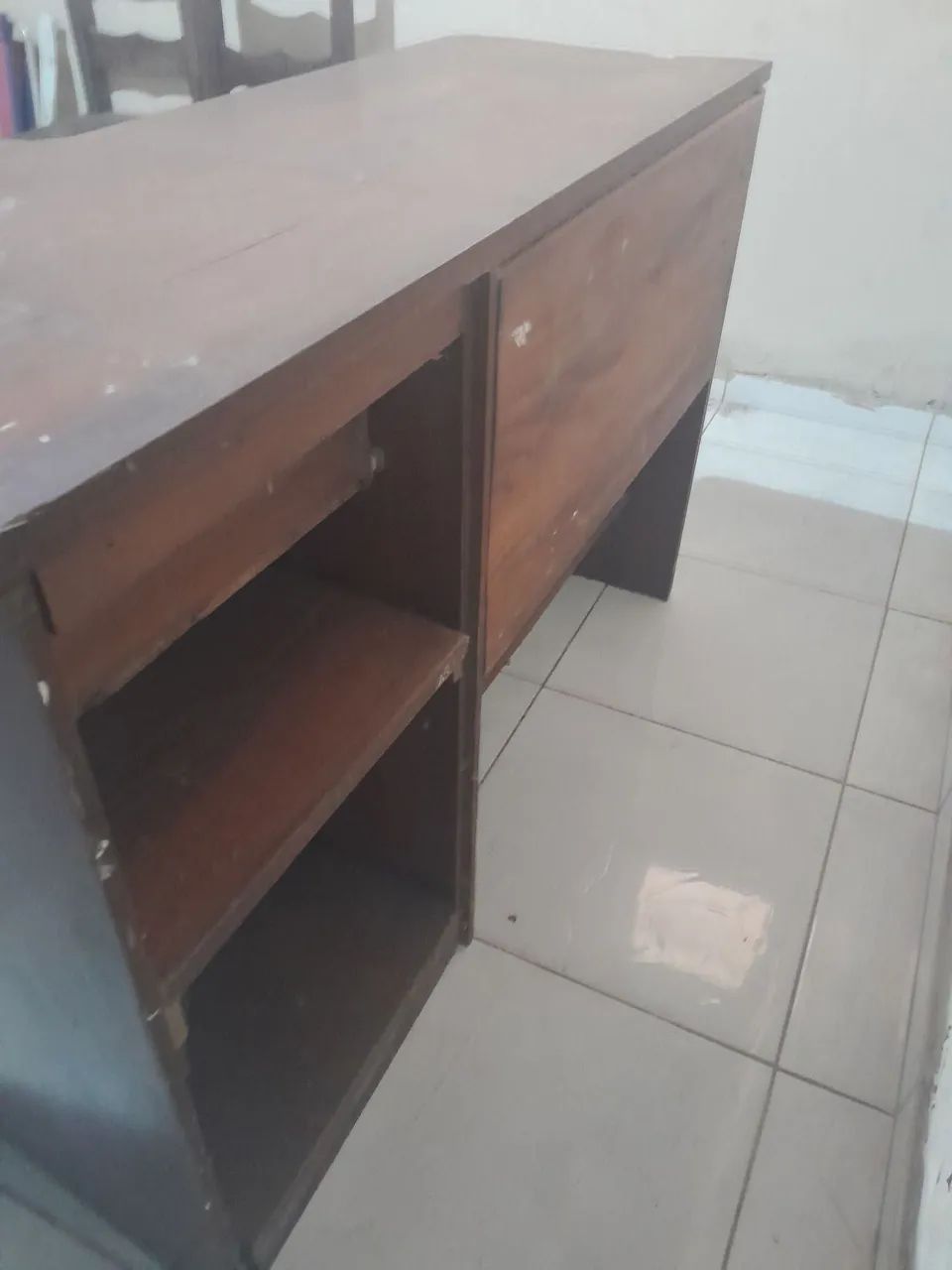 MESA PARA COMPUTADOR / ESCRITÓRIO - MADEIRA - Foto 5