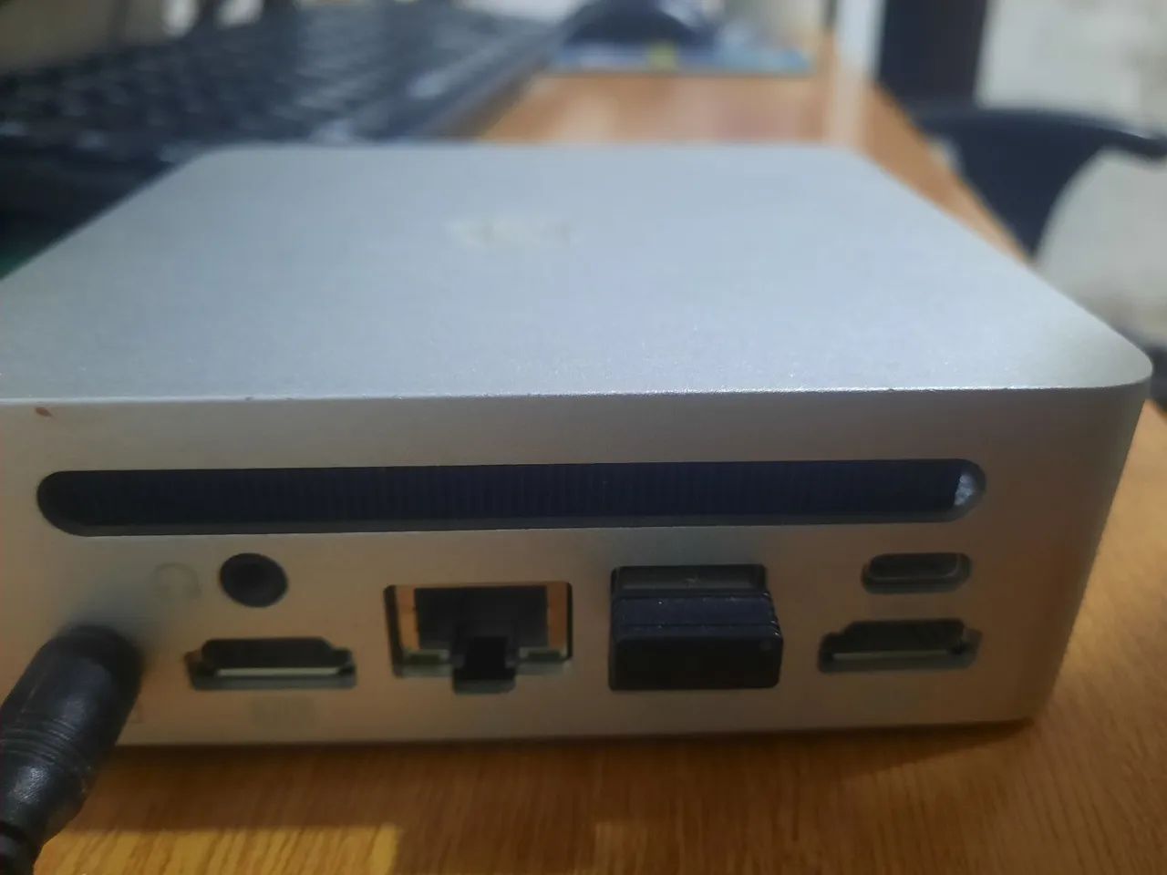Mini pc ryzen 7 5800 20gb. 