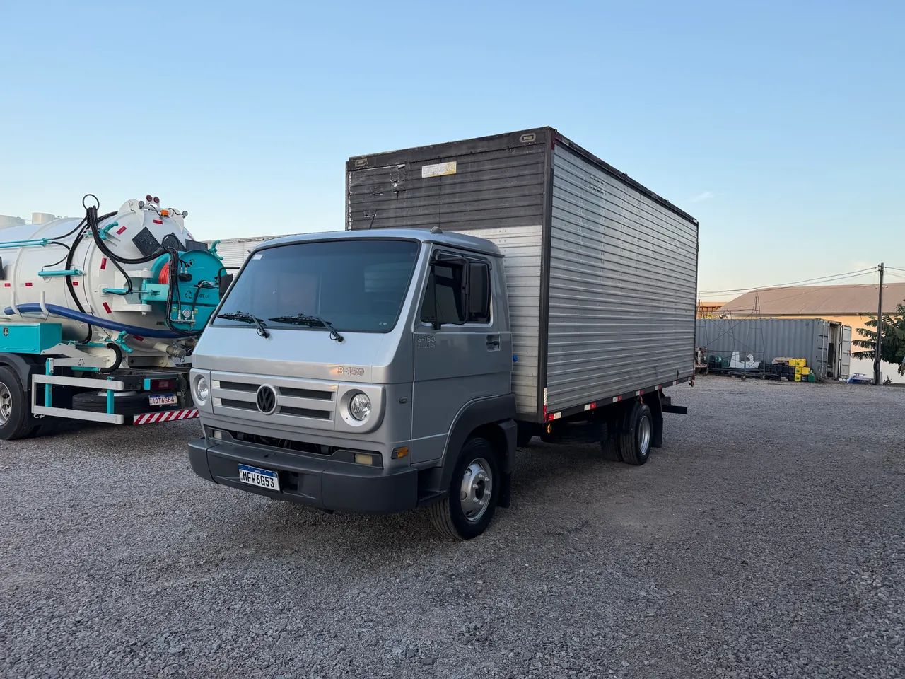 Vw 8150 baú 5 m 