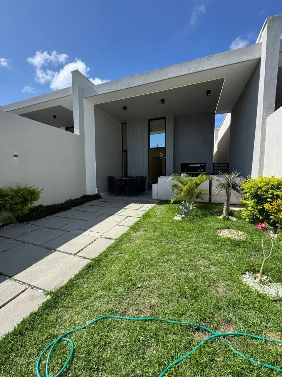 Casa Plana - Projetada - Loteamento com Controle de acesso