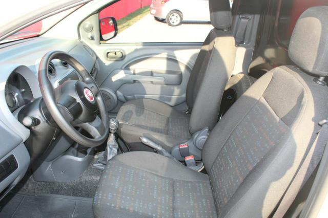 Fiat Fiorino 2018 hard work .1.4 8v. flex manual !52 mil km top de linha !! - Foto 5
