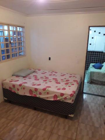 Alugo casa fundos mobiliada - Foto 4