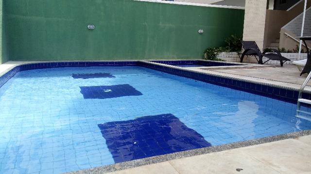 3 quartos, 2 suites, cozinha e serviço, td c/ armários, ar cond, gar p/ 2 carros - Foto 10