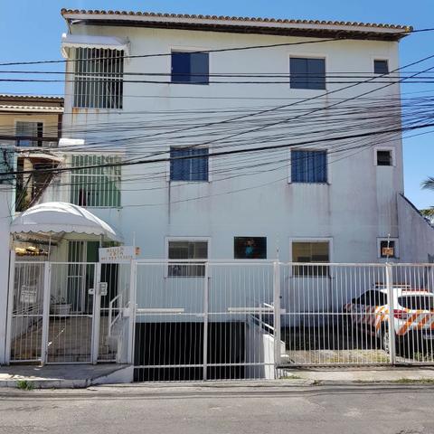 Apartamento de 2/4, a 2km da praia, no Centro de Lauro de Freitas