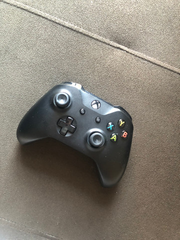 Xbox One X 1tb - Foto 3