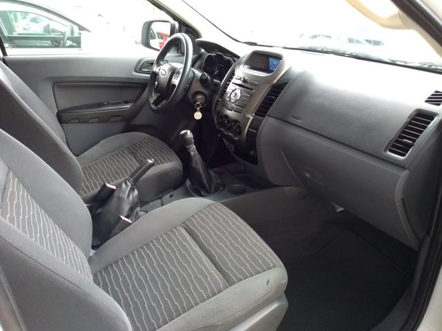 Ford 2014 ranger xls 2.5 Flex cabine simples branca completa impecável confira - Foto 14