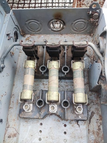 Chave blindada trifásica 60 Ah 250V Margirus  - Foto 3