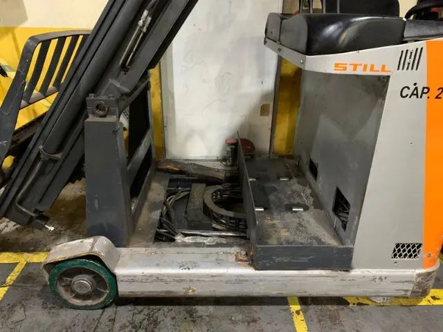 Empilhadeira Retrátil Still FME20, Torre Tríplex 11.525mm - Foto 4