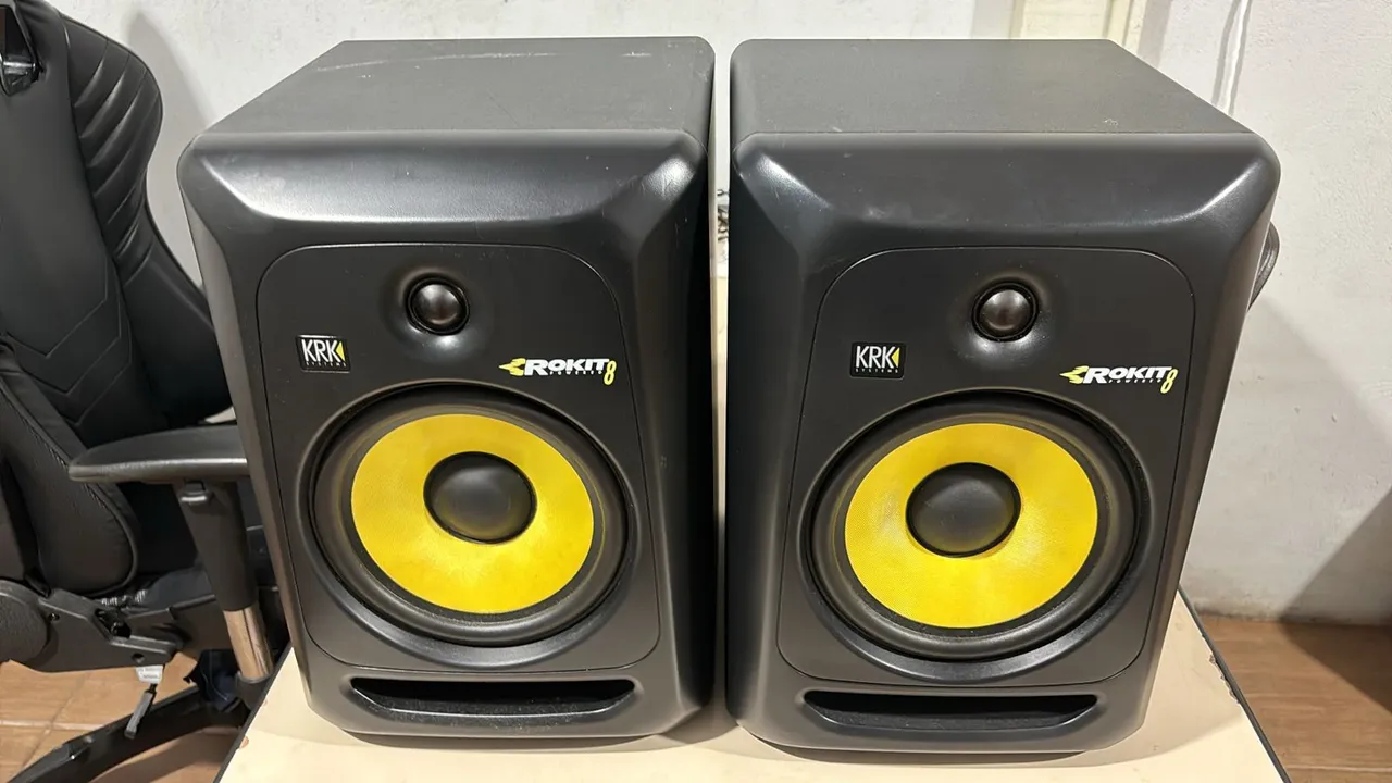 Par de Caixas Acústicas KRK Rokit 8 - Monitor de Estúdio