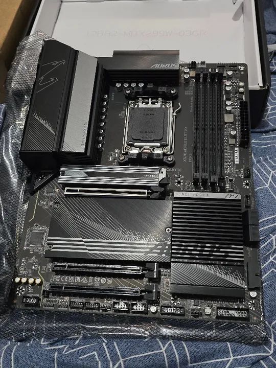 placa mãe x670 aorus elite ax - Foto 2