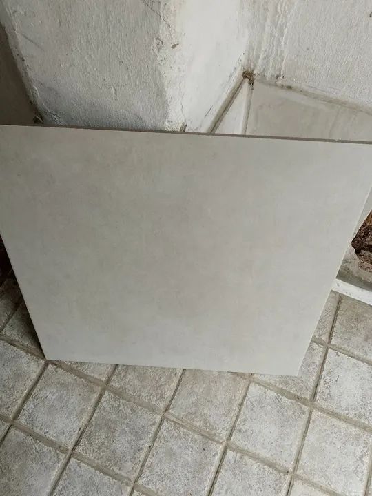 Placa de Porcelanato Bege - 60x60cm