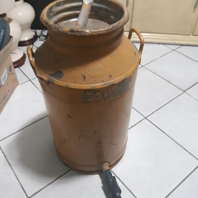 Galão com torneira de 50 L