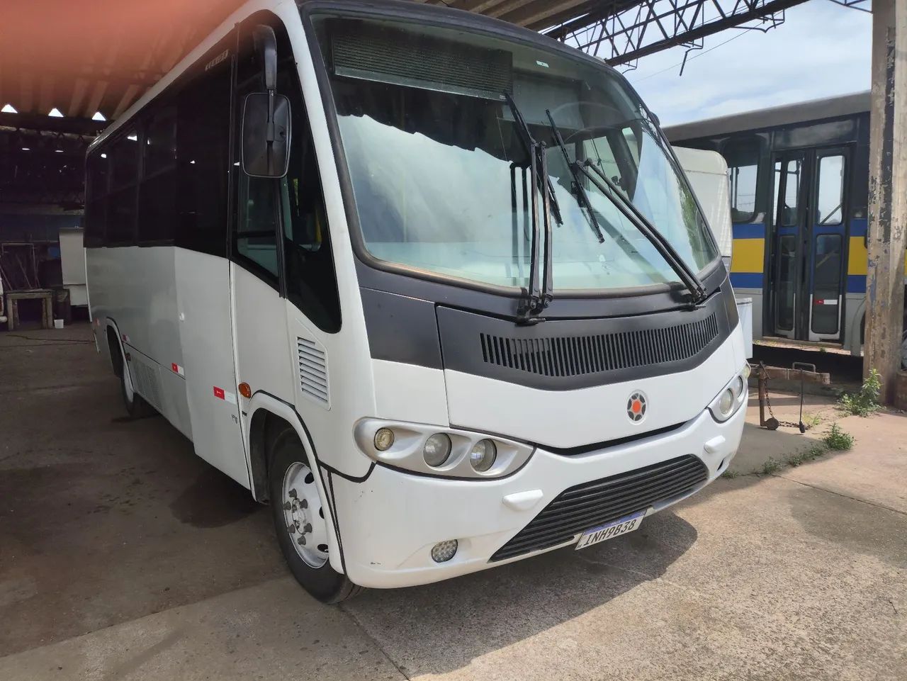 Micro ônibus sênior ideal pra fazer motor home - Foto 3