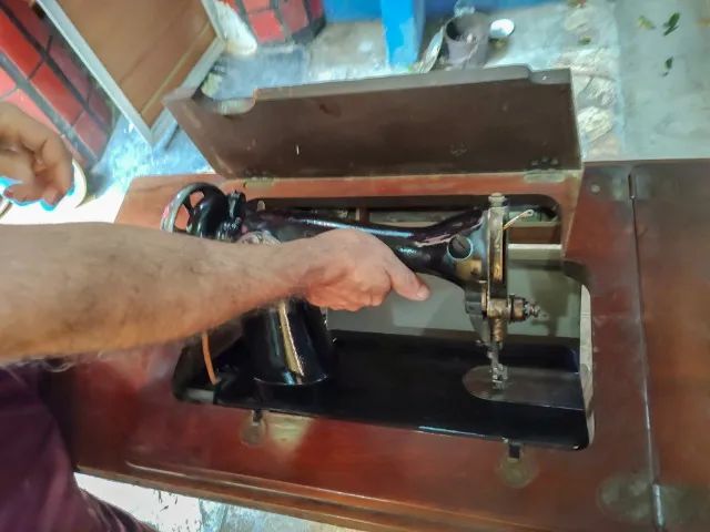 Máquina Singer  - Foto 6
