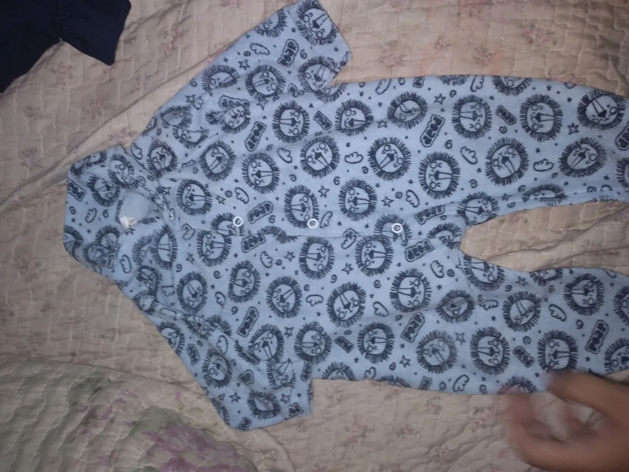 Vende essas roupas de bebe
