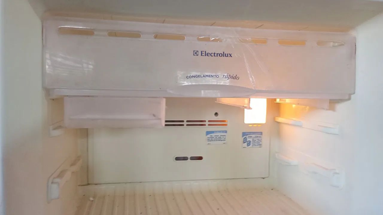 ELETROLUX FUNCIONANDO PERFEITAMENTE FROST FREE  - Foto 6