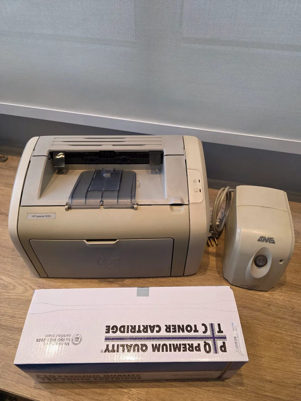 Impressora HP LaserJet 1020 + Toner + Estabilizador