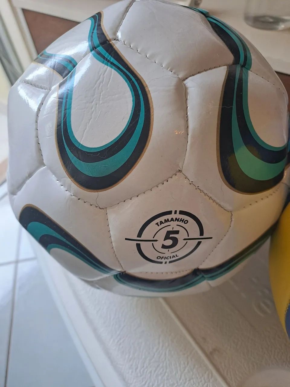 Cooler - caixa térmica + 1 bola de vôlei + 1 bola de futebol - Foto 5