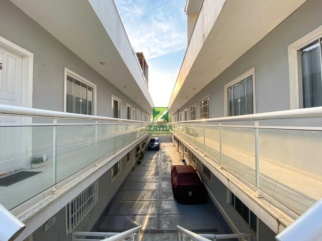 Apartamento à venda em Barra de São João-RJ no Peixe Dourado I - 3 quartos, 1 sala, 2 banh