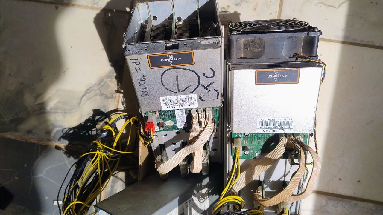Minerador de Criptomoedas - Antminer S9J - Foto 4