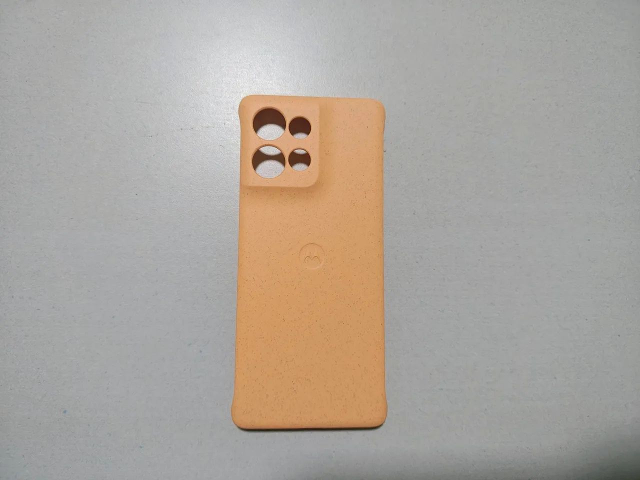 Capa protetora original para Motorola Edge 50 - Peach Fuzz - Foto 3
