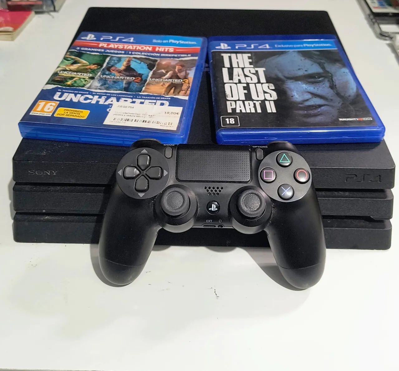 Console Playstation 4 Pro 1TB + 2 jogos