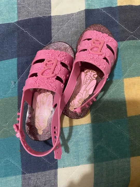 Sandálias infantis Barbie - Tamanho 25