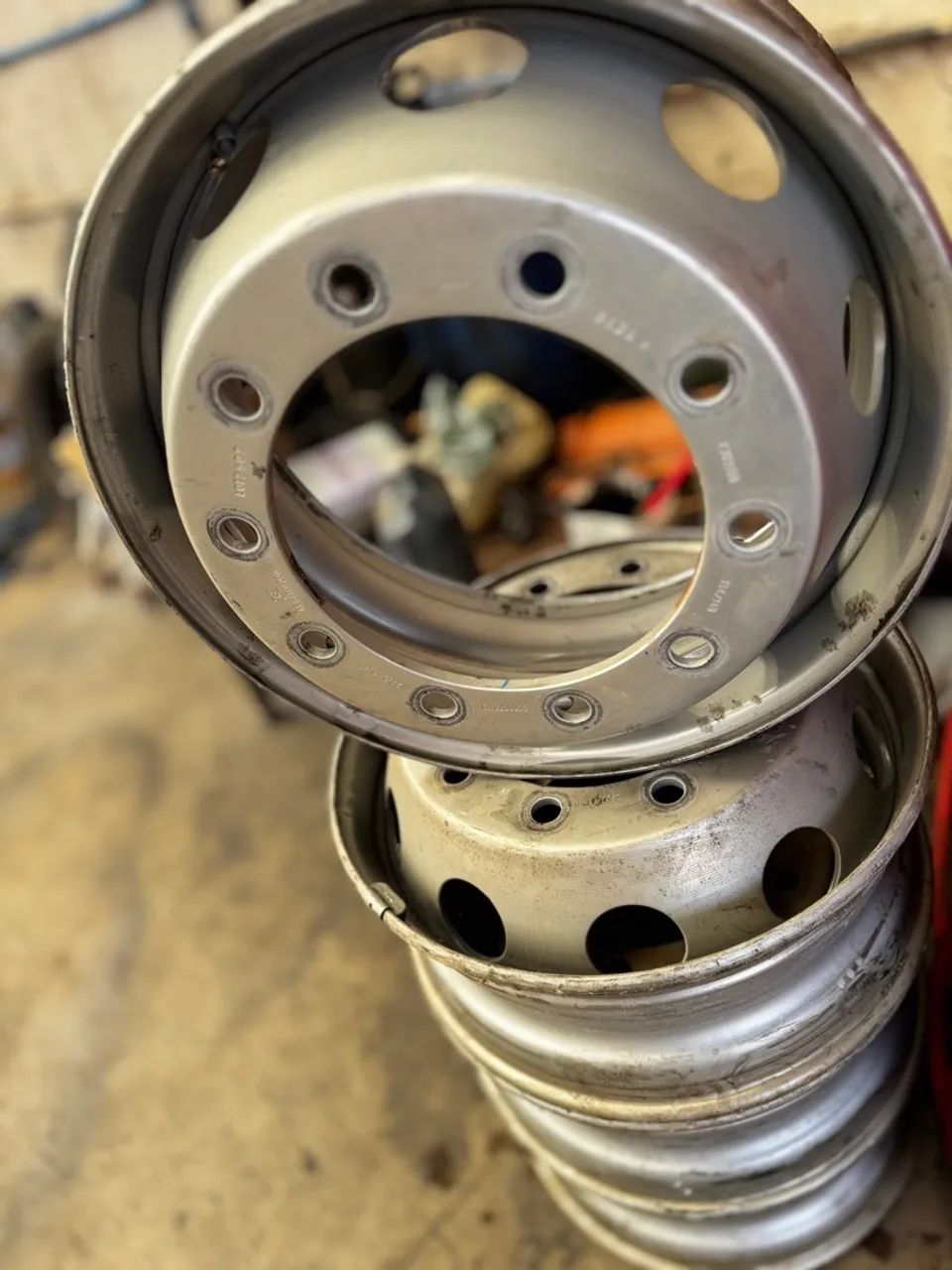 Rodas em aço 22.5x8.25 para caminhão e ônibus 295o - Foto 3